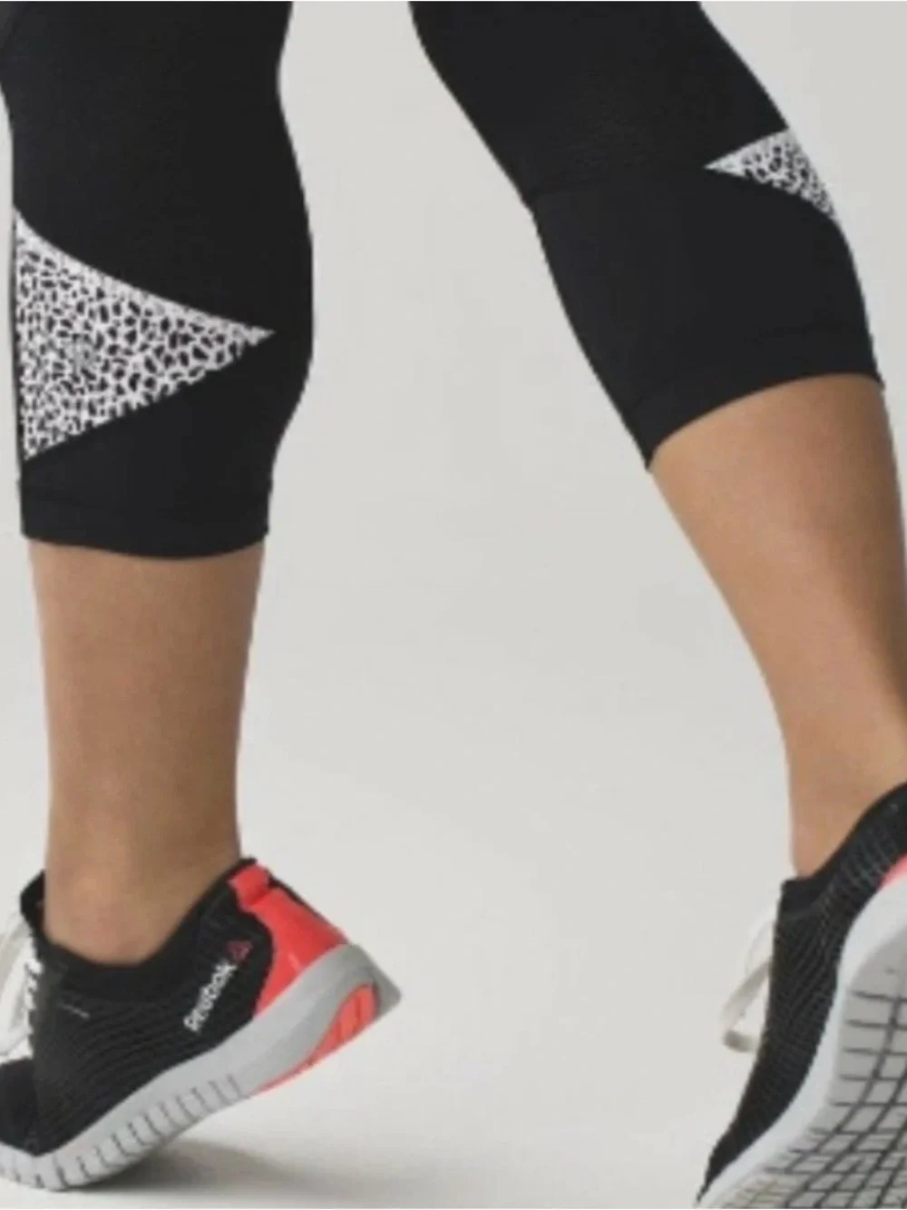 lululemon athletica Black Capri leggings size 6